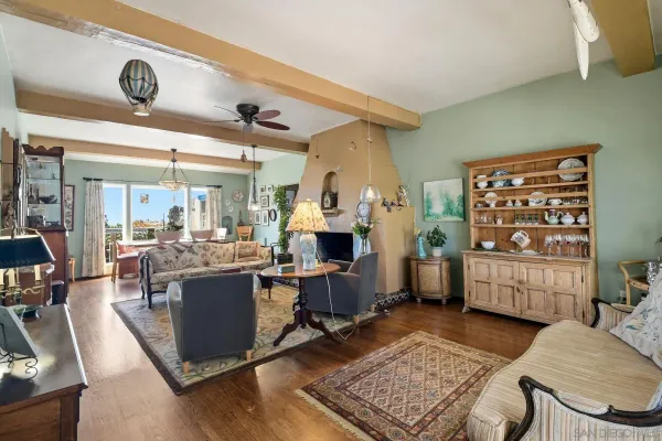 $1,699,000 | 425 South Horne Street, Oceanside, CA 92054