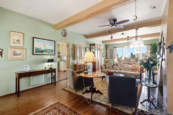 $1,699,000 | 425 South Horne Street, Oceanside, CA 92054