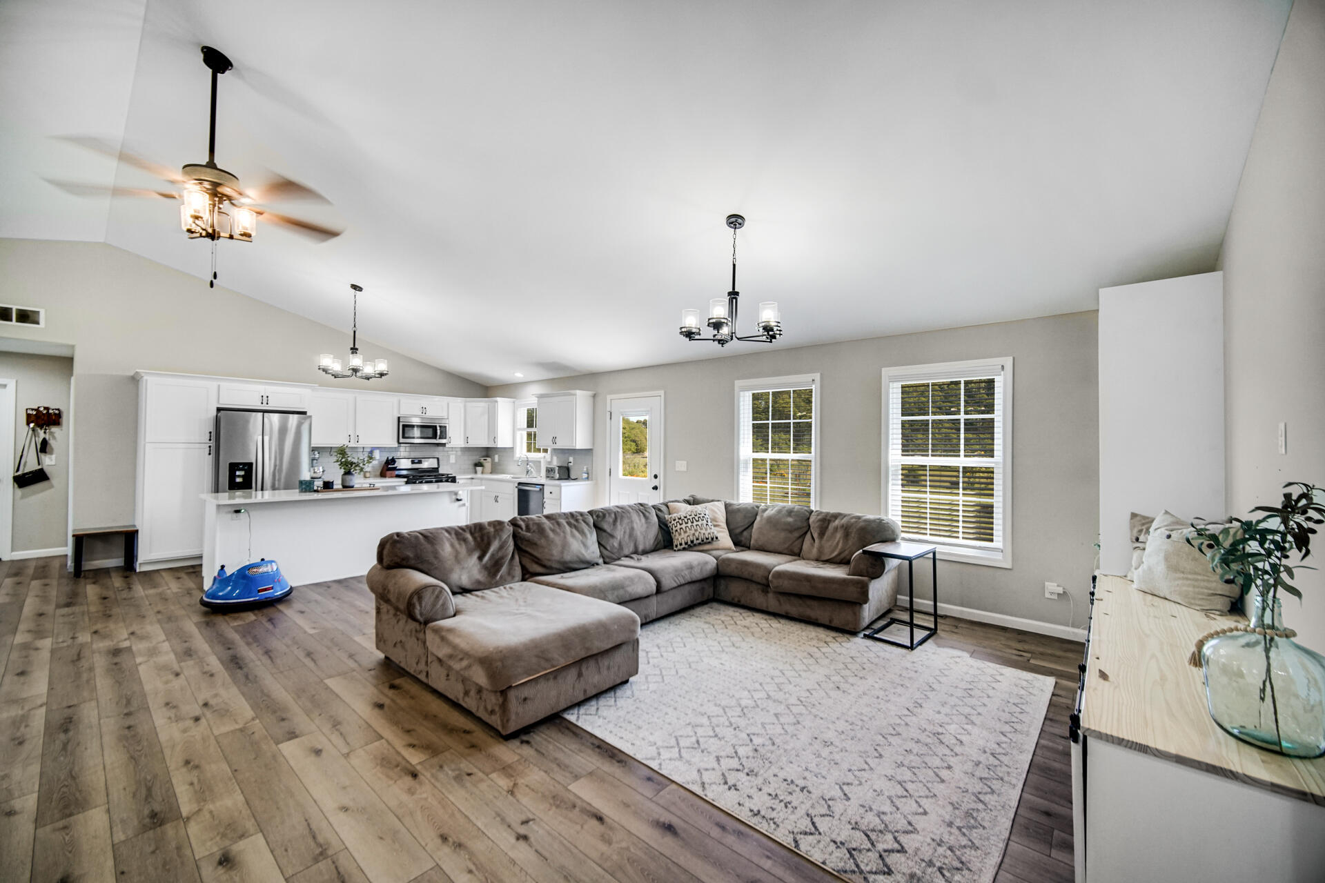 10504 Turkey Run Wheatfield, IN 46392 - Photo 4 of 26 1920x1280