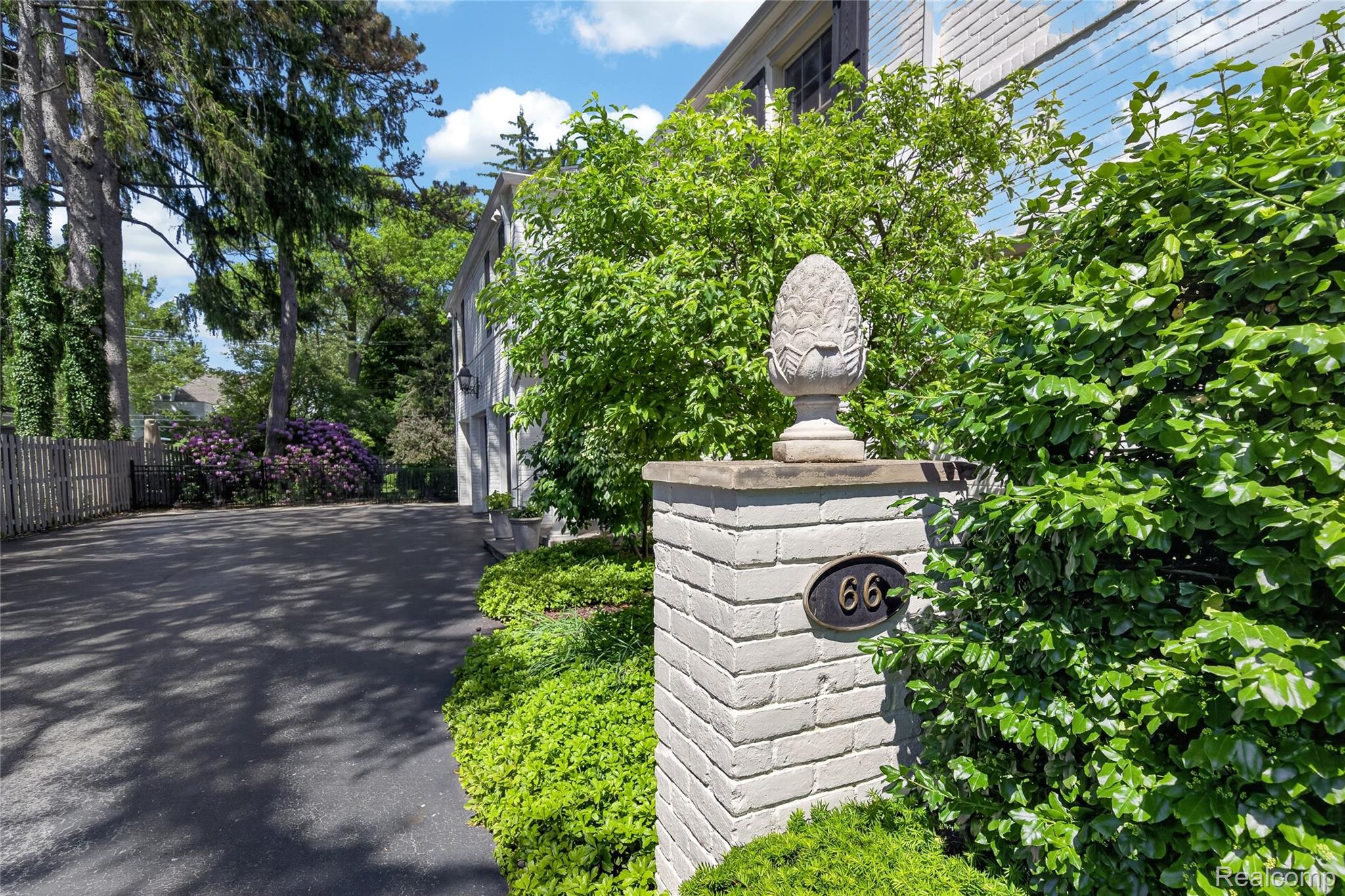 66 Oxford Road Grosse Pointe, MI 48236 - Photo 48 of 52 66 Oxford48.jpg