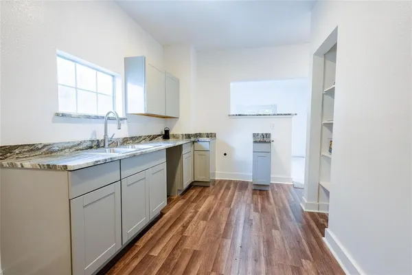$2,100 | 335 North Marsalis Avenue, Dallas, TX 75203
