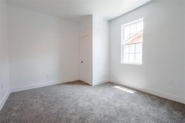 $2,100 | 335 North Marsalis Avenue, Dallas, TX 75203