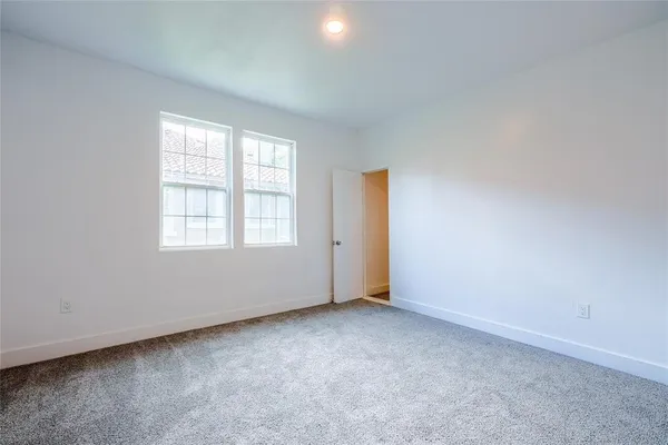 $2,100 | 335 North Marsalis Avenue, Dallas, TX 75203