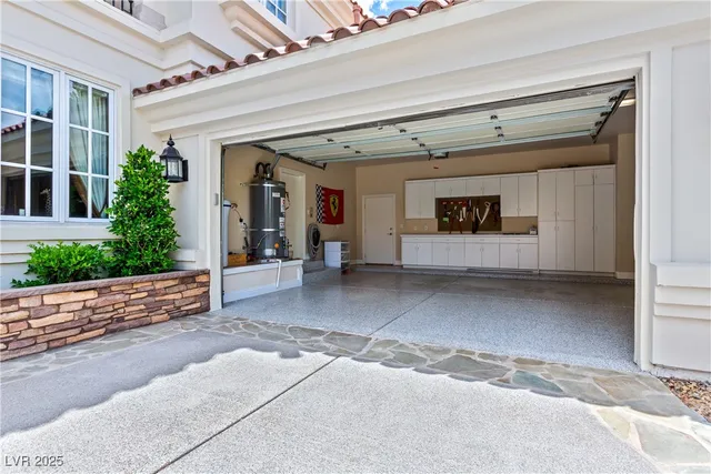 $4,500,000 | 35 Ventana Canyon Drive, Las Vegas, NV 89113