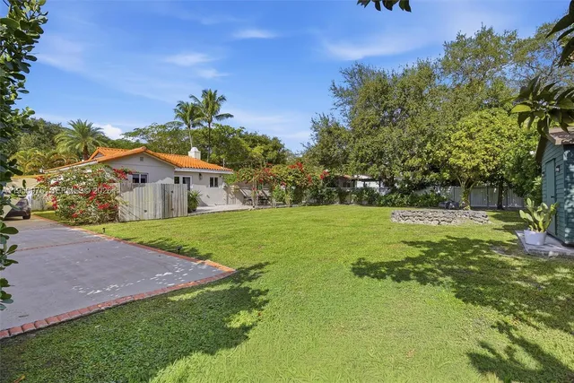 $970,000 | 565 South Drive, Miami Springs, FL 33166