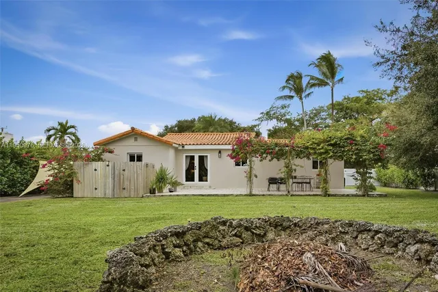 $970,000 | 565 South Drive, Miami Springs, FL 33166