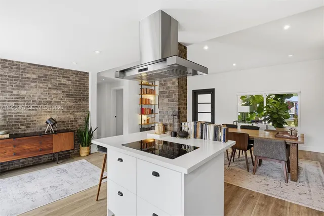 $970,000 | 565 South Drive, Miami Springs, FL 33166