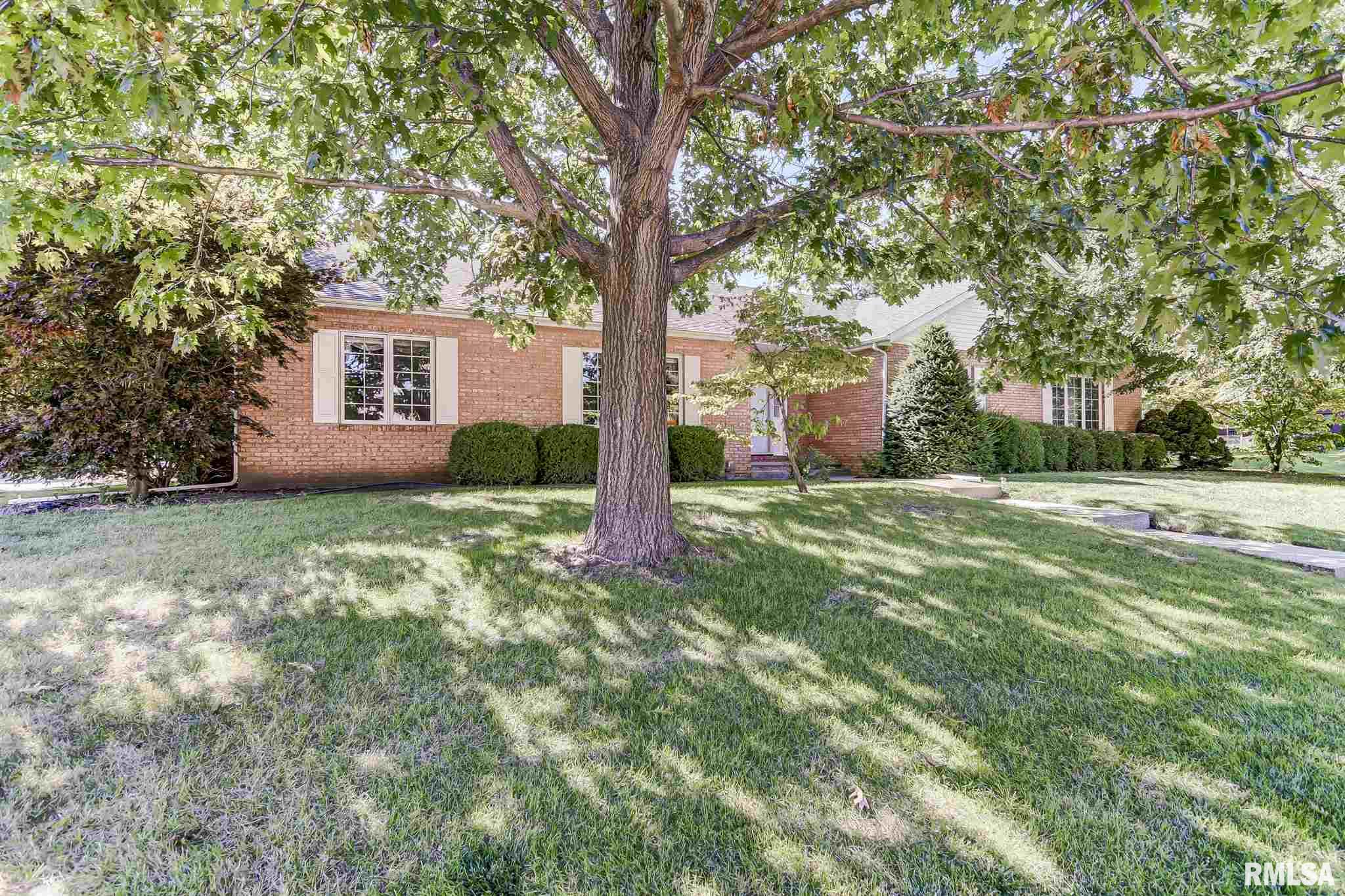 329 Golf Road Springfield, IL 62704 - Photo 2 of 45