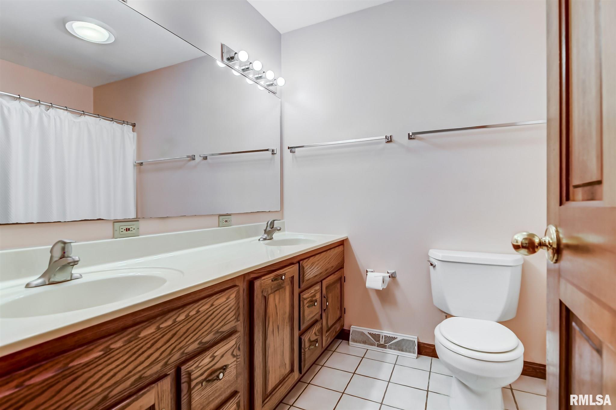 329 Golf Road Springfield, IL 62704 - Photo 33 of 45
