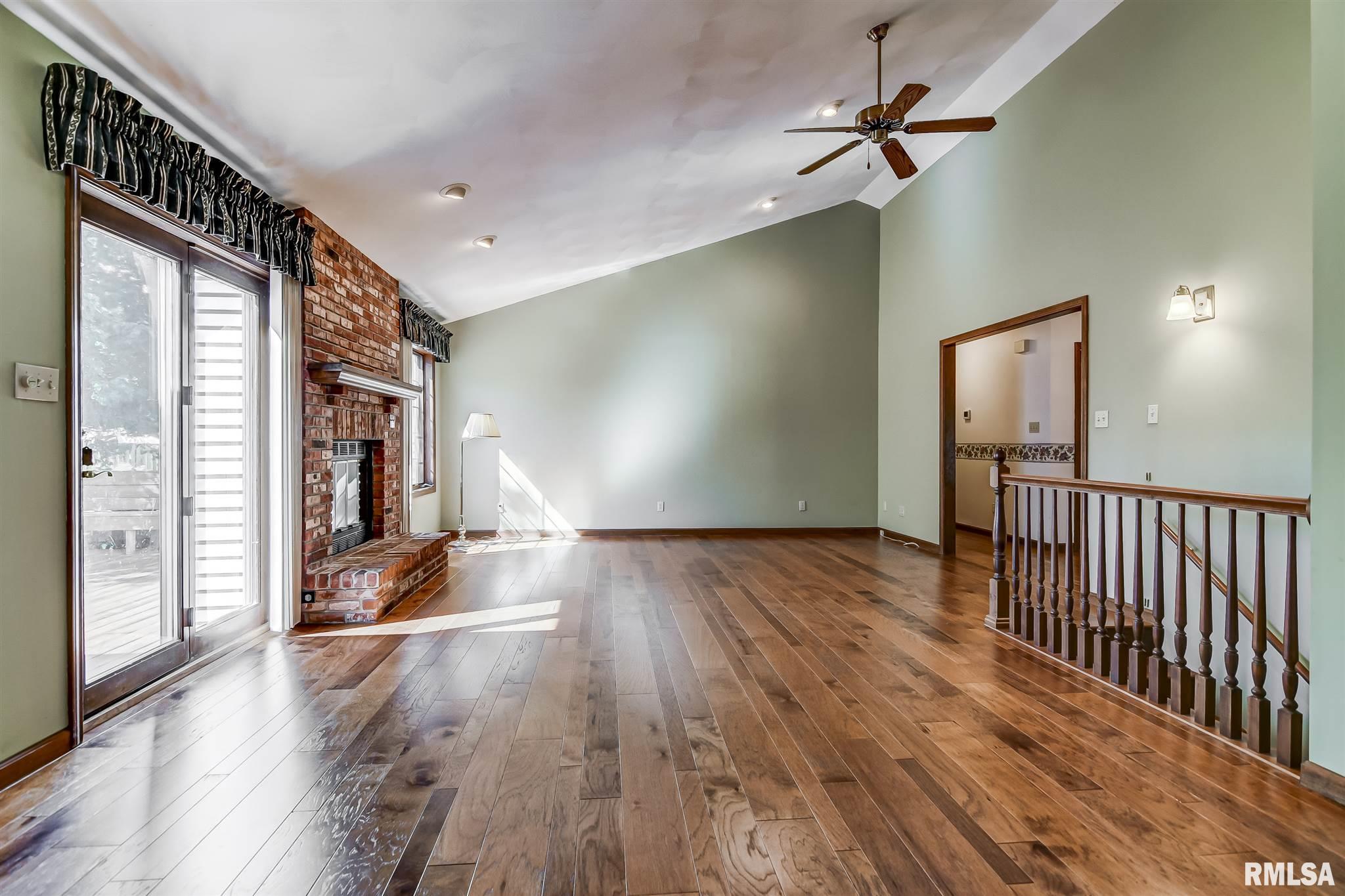 329 Golf Road Springfield, IL 62704 - Photo 7 of 45