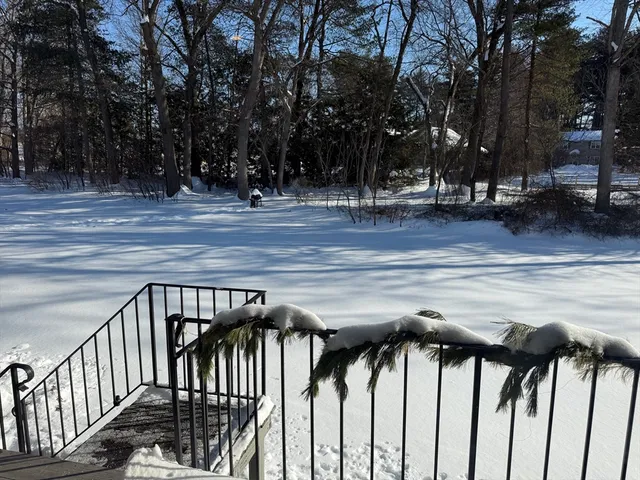 $2,600 | 124 Tennis Plaza Road, Unit 21, Dracut, MA 01826