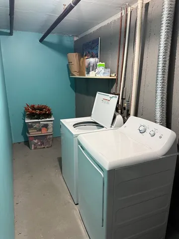 $2,600 | 124 Tennis Plaza Road, Unit 21, Dracut, MA 01826