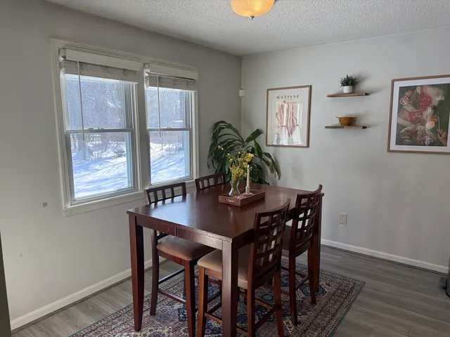 $2,600 | 124 Tennis Plaza Road, Unit 21, Dracut, MA 01826