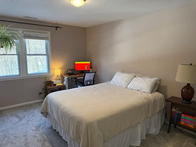 $2,600 | 124 Tennis Plaza Road, Unit 21, Dracut, MA 01826