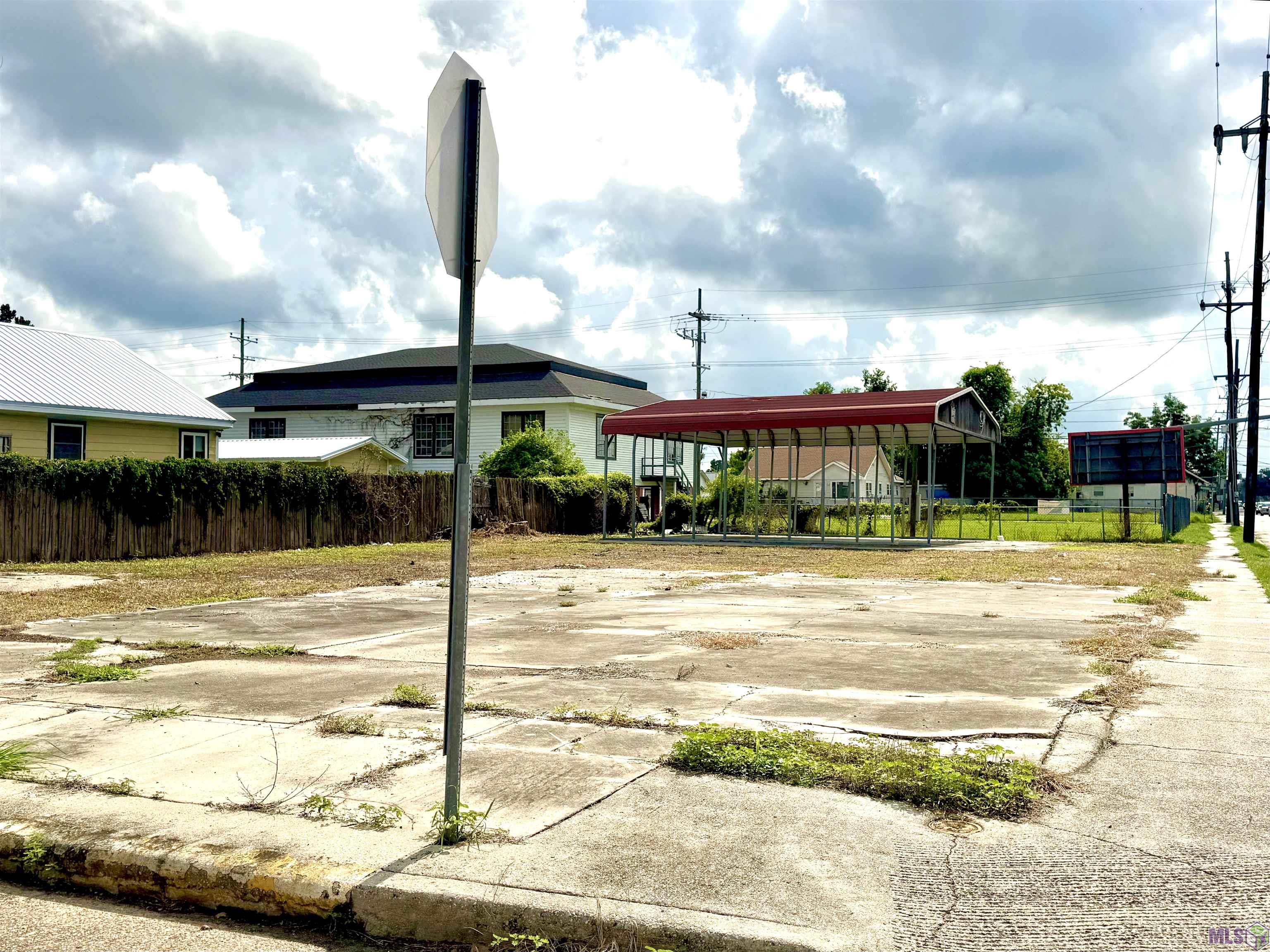 933 Goode Street Houma, LA 70360 - Photo 2 of 3
