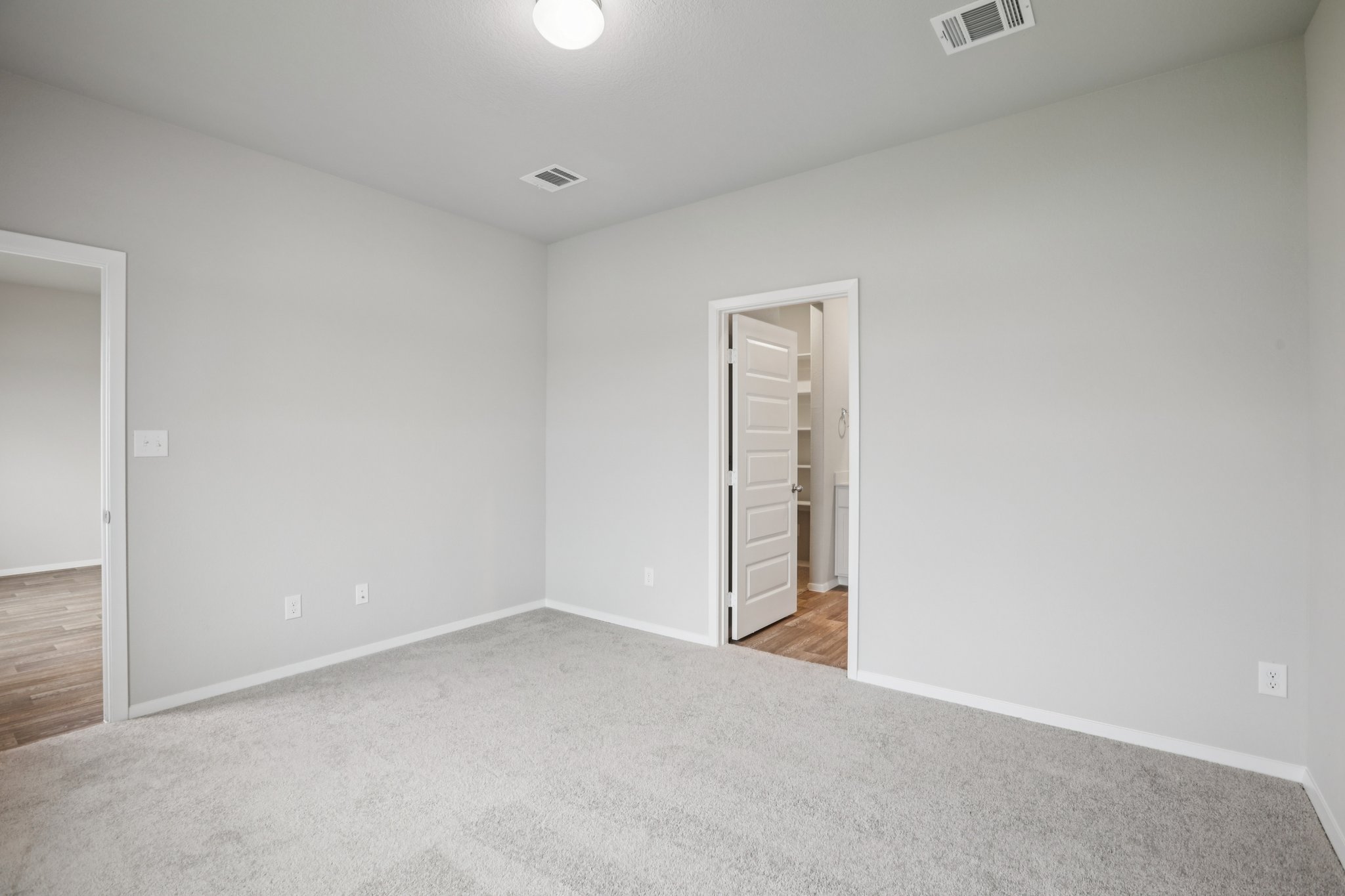 104 Summer Drive Elgin, TX 78621 - Photo 20 of 40 an empty room with an empty space
