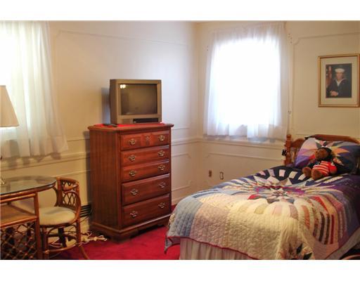 933 Cumberland Road Pittsburgh, PA 15237 - Photo 11 of 18 Bedroom.