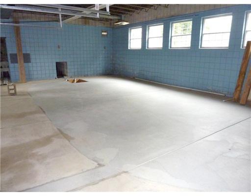 933 Cumberland Road Pittsburgh, PA 15237 - Photo 16 of 18 Parking Lot/Garage. EXTRA 2-CAR GARAGE. RECENTLY REFINISHED