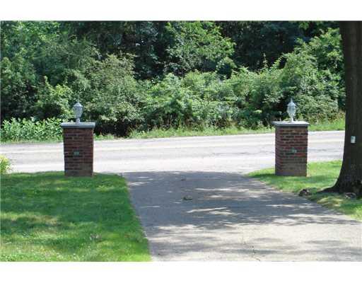 933 Cumberland Road Pittsburgh, PA 15237 - Photo 18 of 18 Exterior Front. LIGHTED BRICK PILLARS AT THE ENTRANCE OF HOME
