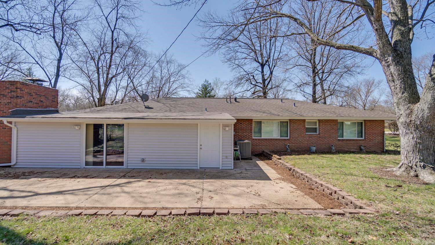 305 Ries Court Ballwin, MO 63021 - Photo 15 of 41