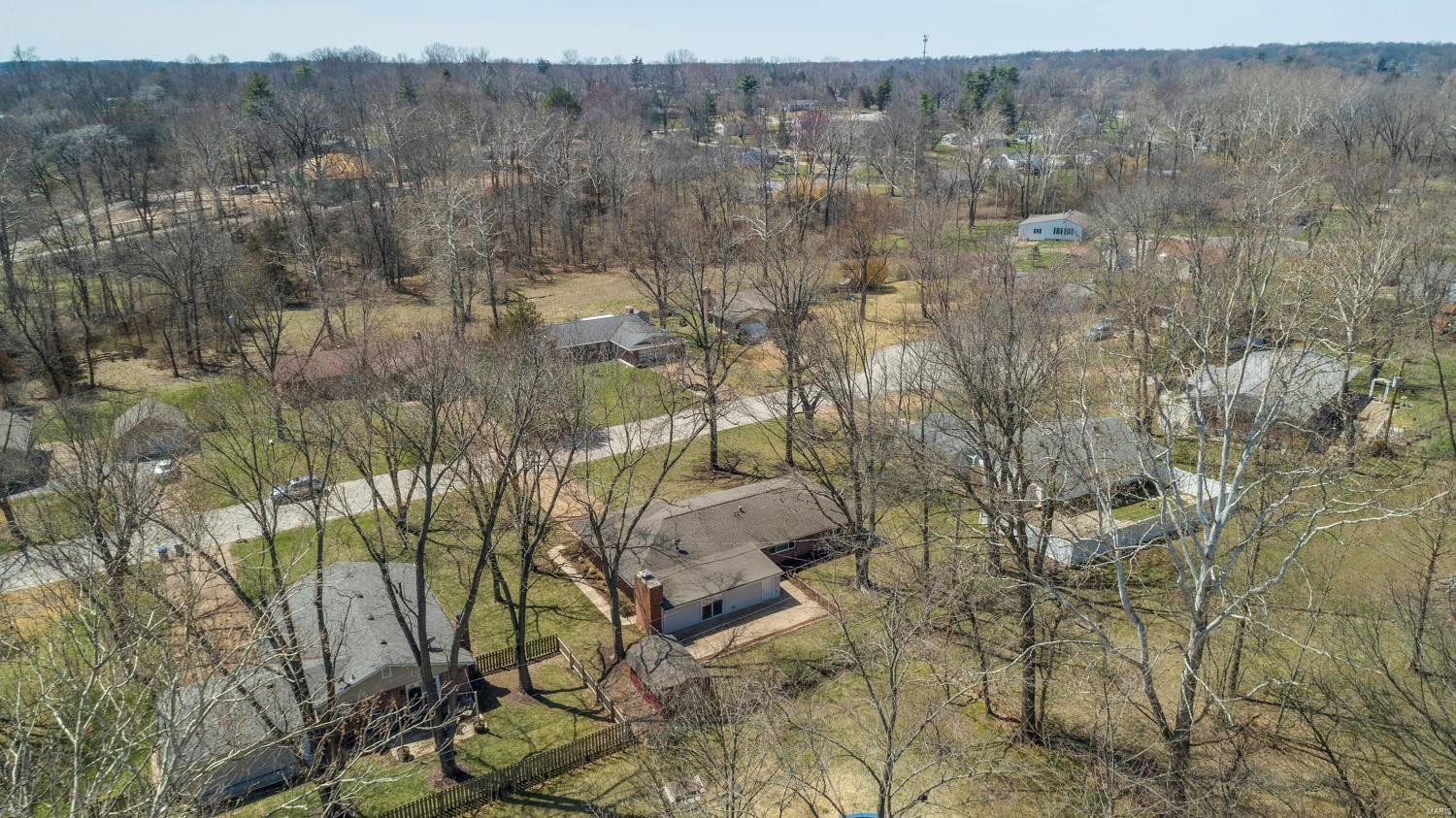 305 Ries Court Ballwin, MO 63021 - Photo 4 of 41