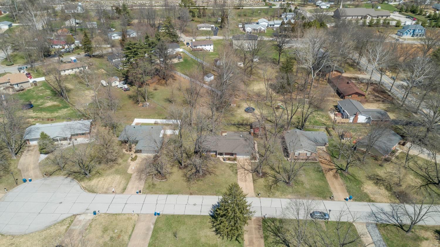 305 Ries Court Ballwin, MO 63021 - Photo 6 of 41