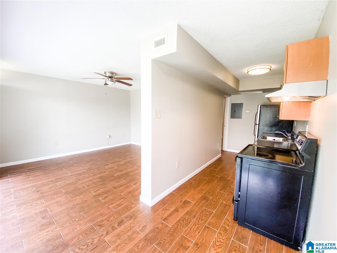 2990 Rhodes Circle South, Unit 121 Birmingham, AL 35205 - Photo 5 of 13
