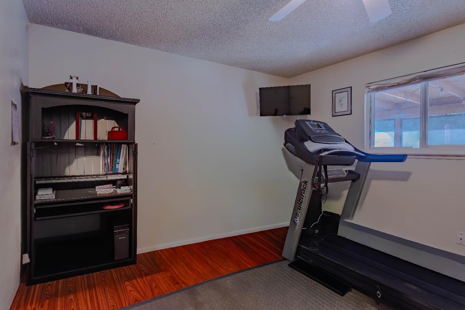 2322 Foust Street Marysville, CA 95901 - Photo 20 of 26 a view of room with workspace and windows