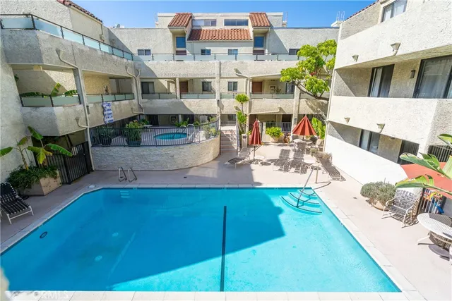 $549,000 | 1900 Vine Street, Unit 214, Los Angeles, CA 90068