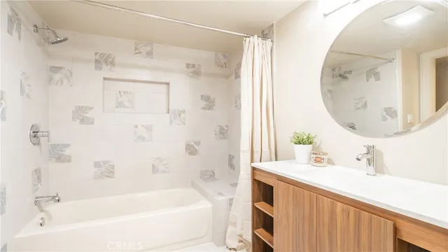 $549,000 | 1900 Vine Street, Unit 214, Los Angeles, CA 90068