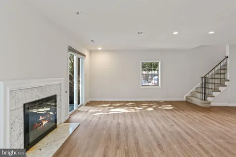 $4,900 | 1454 McLean Mews Court, McLean, VA 22101