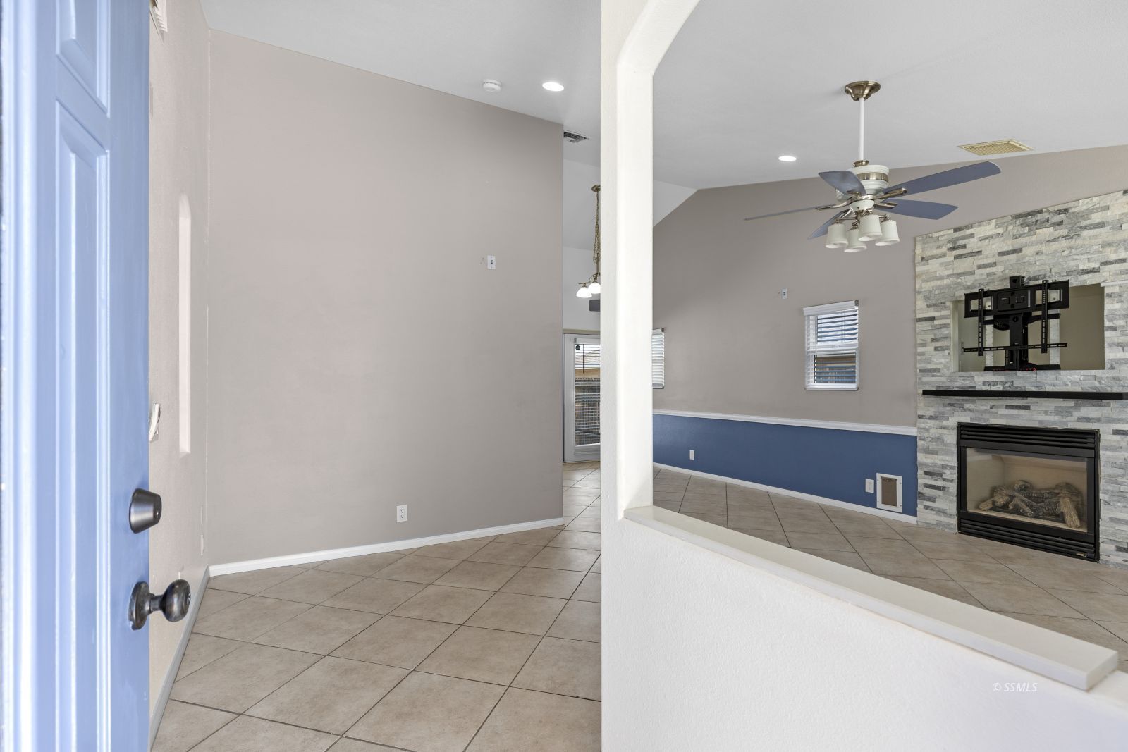 914 West Dolphin Avenue Ridgecrest, CA 93555 - Photo 8 of 34 Gallery Image 8