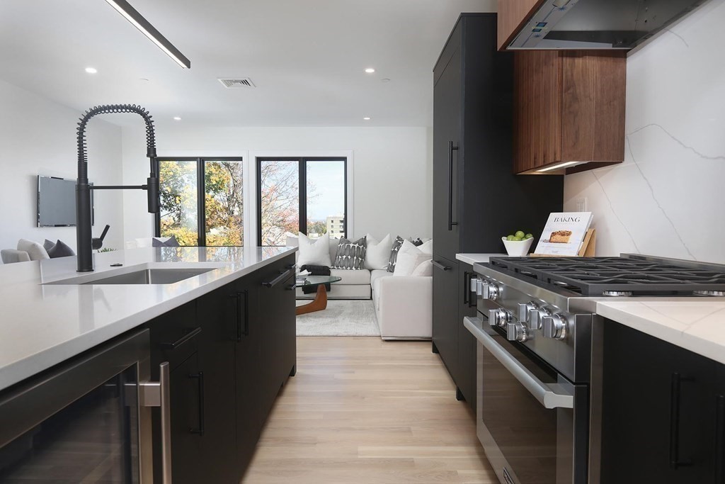 43 Summit Avenue, Unit 43 Brookline, MA 02446 - Photo 12 of 29