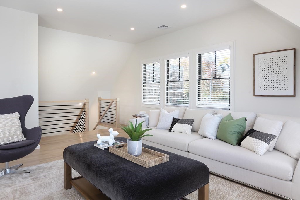 43 Summit Avenue, Unit 43 Brookline, MA 02446 - Photo 13 of 29