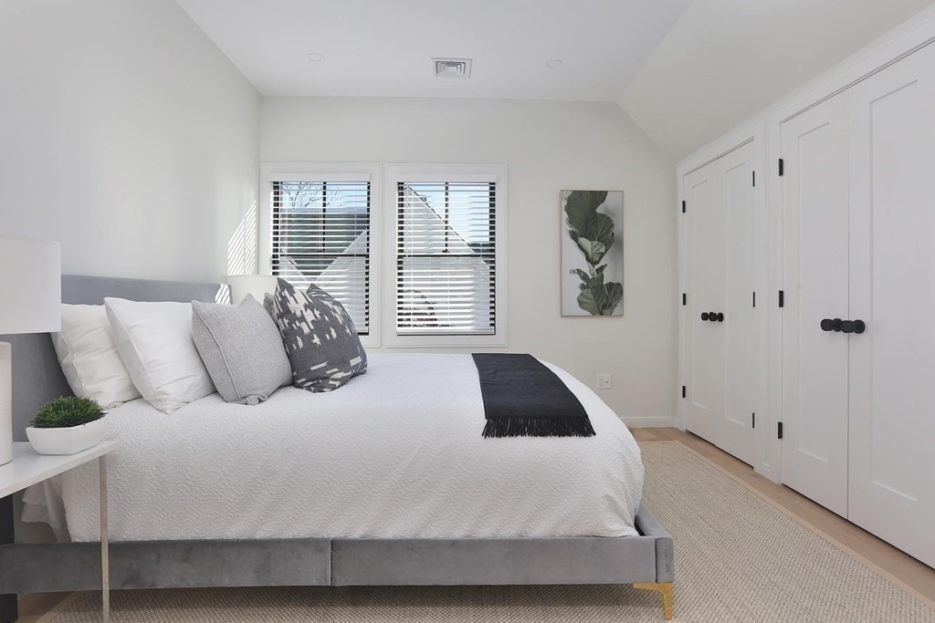 43 Summit Avenue, Unit 43 Brookline, MA 02446 - Photo 18 of 29