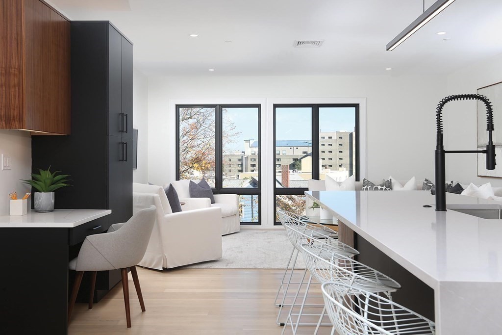 43 Summit Avenue, Unit 43 Brookline, MA 02446 - Photo 10 of 29