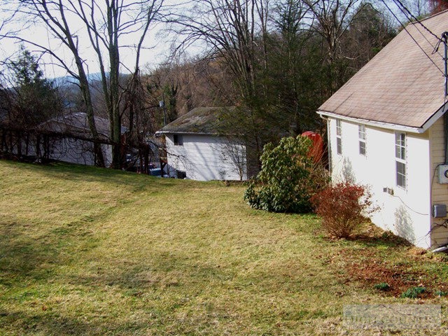 147 Dotson Drive Boone, NC 28607 - Photo 3 of 8 Gallery Image 3