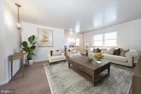 $195,000 | 1 Radnor Drive, Unit F4, Newtown Square, PA 19073