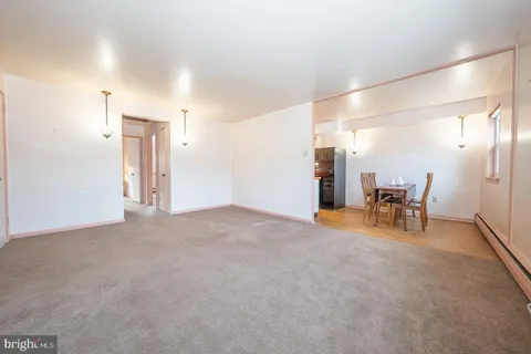 $195,000 | 1 Radnor Drive, Unit F4, Newtown Square, PA 19073