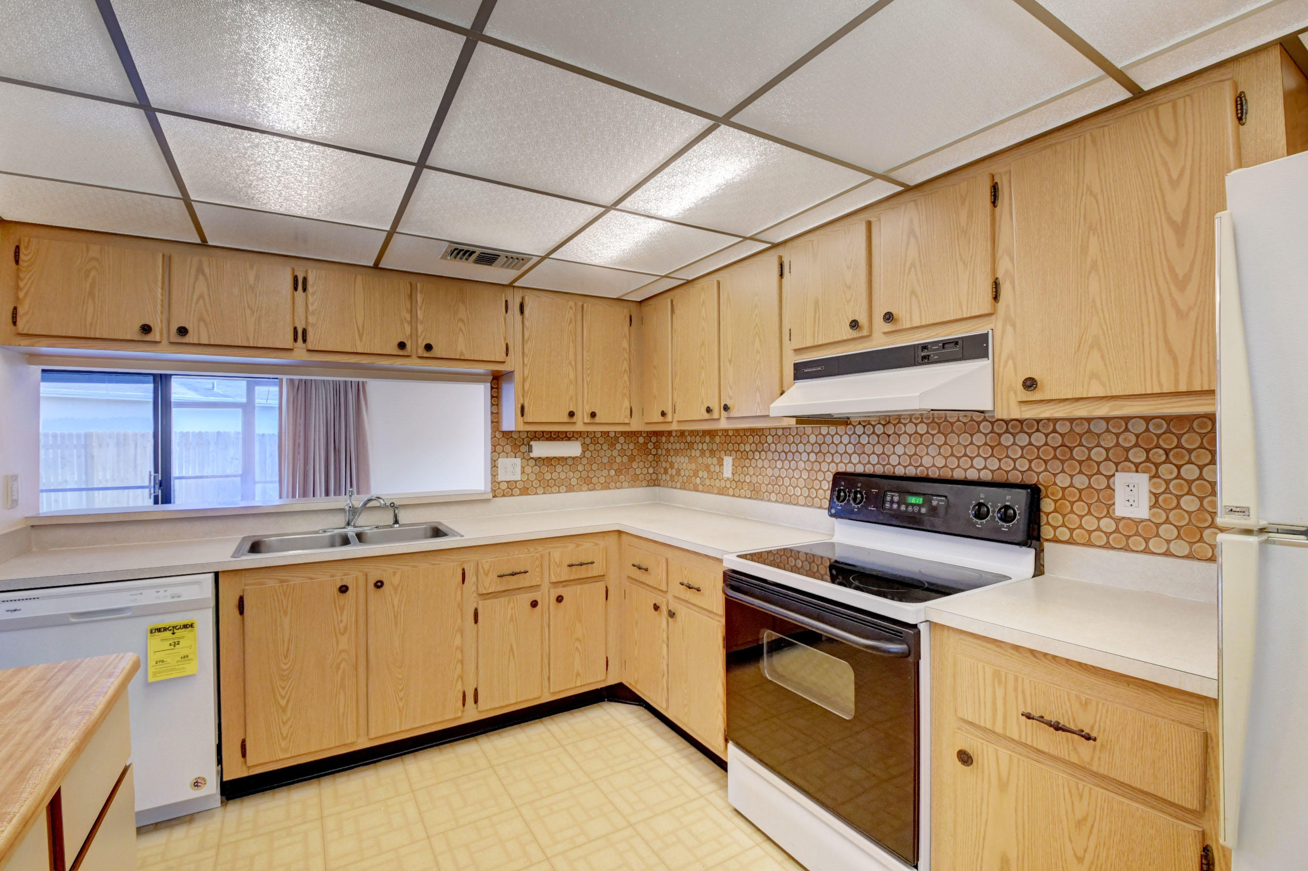 9731 Colorado Court Boca Raton, FL 33434 - Photo 30 of 45 Kitchen