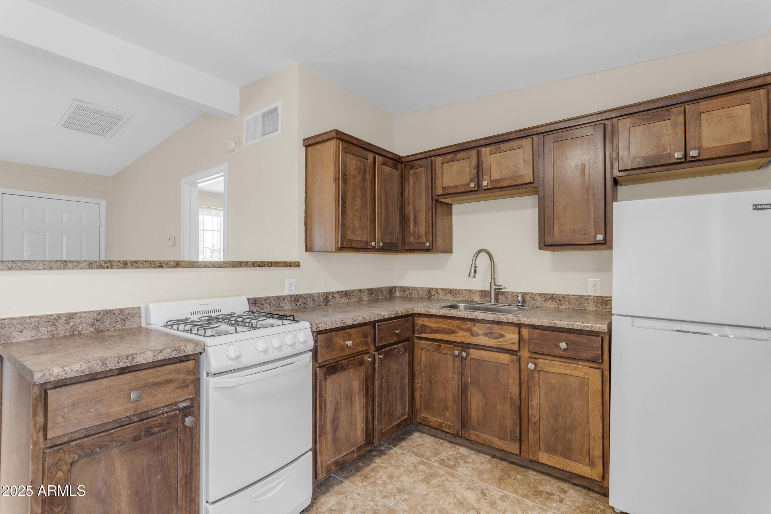 502 North 11th Street, Unit 1 Phoenix, AZ 85006 - Photo 4 of 17 10_037_a4m_sm (1)