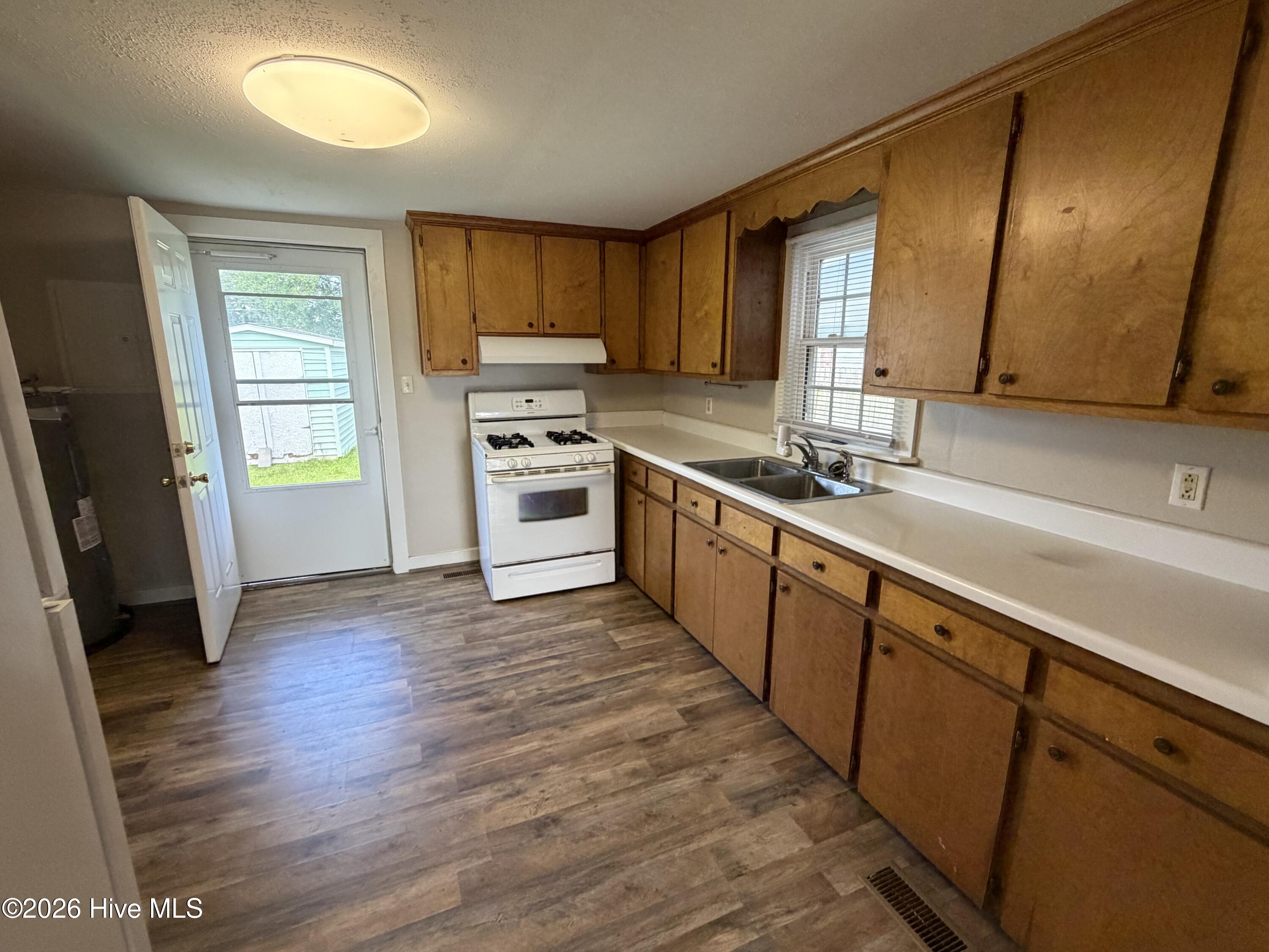 806 Grimes Road Washington, NC 27889 - Photo 4 of 8