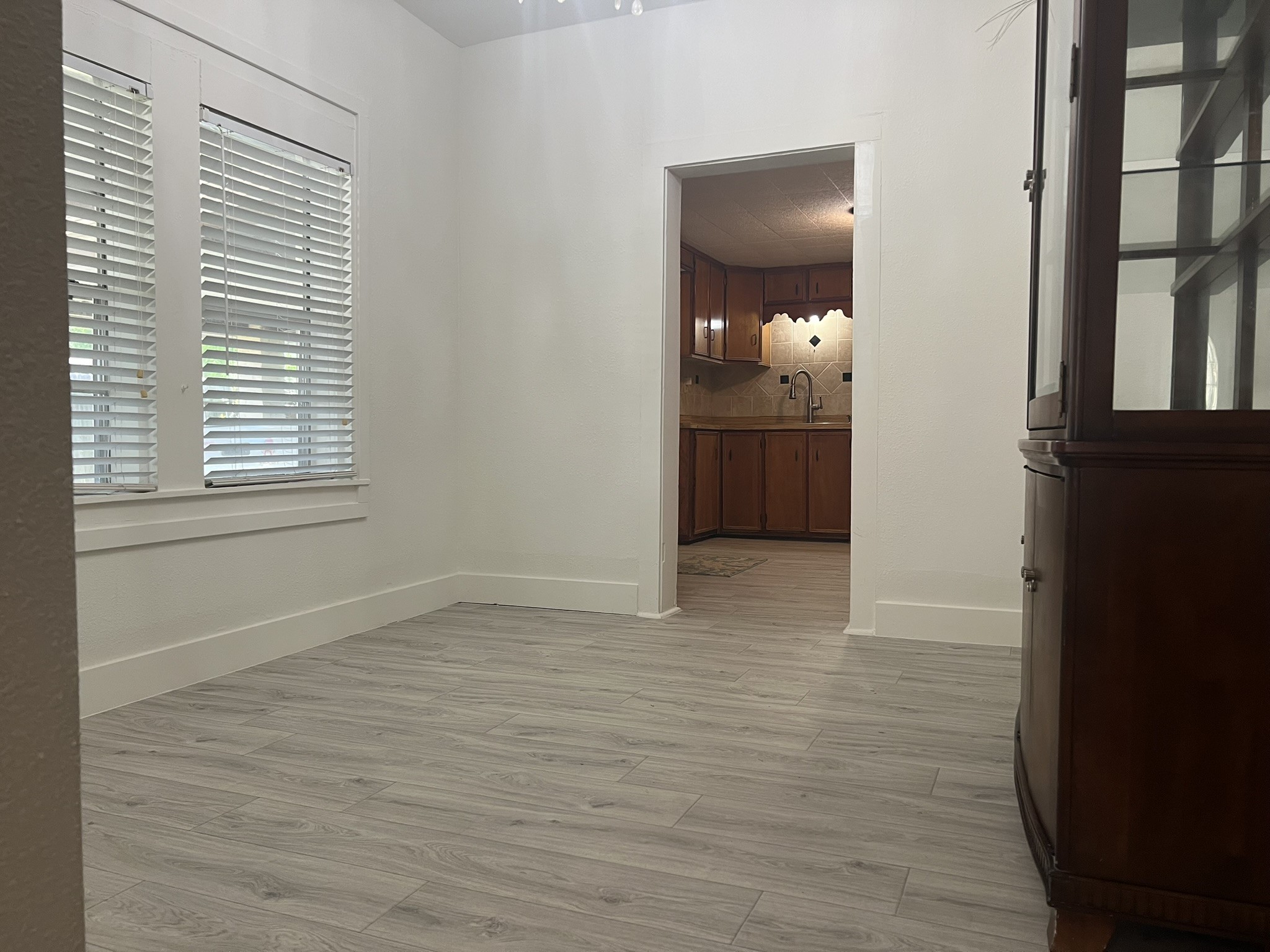 2605 Delafield Street Houston, TX 77023 - Photo 6 of 32 Dining room with view of kitchen