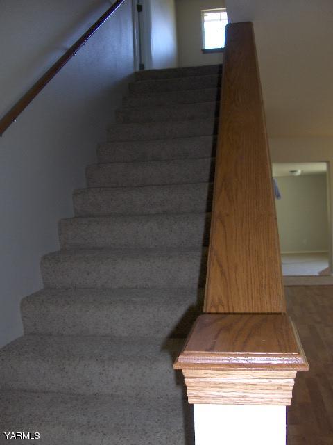 1040 Lombard Loop Road Wapato, WA 98951 - Photo 16 of 25 a view of entryway