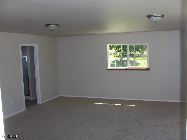 1040 Lombard Loop Road Wapato, WA 98951 - Photo 8 of 25