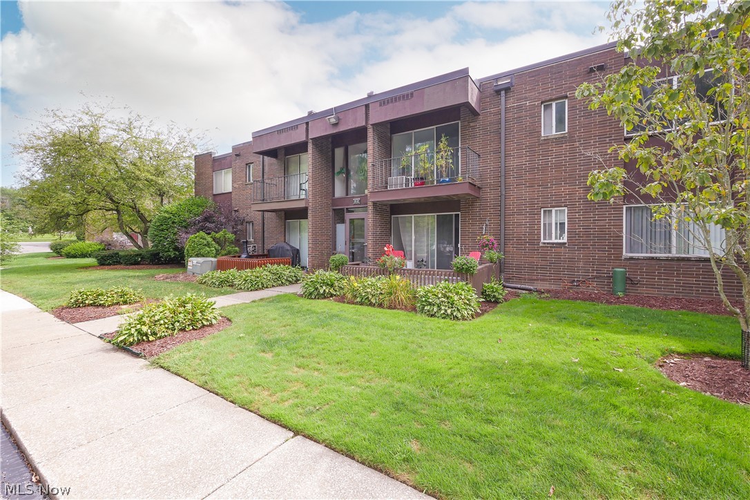 10744 Valley View Road, Unit B4 Northfield, OH 44067 - Photo 2 of 35 Gallery Image 2