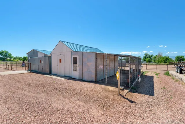 a view of a storage & utility room