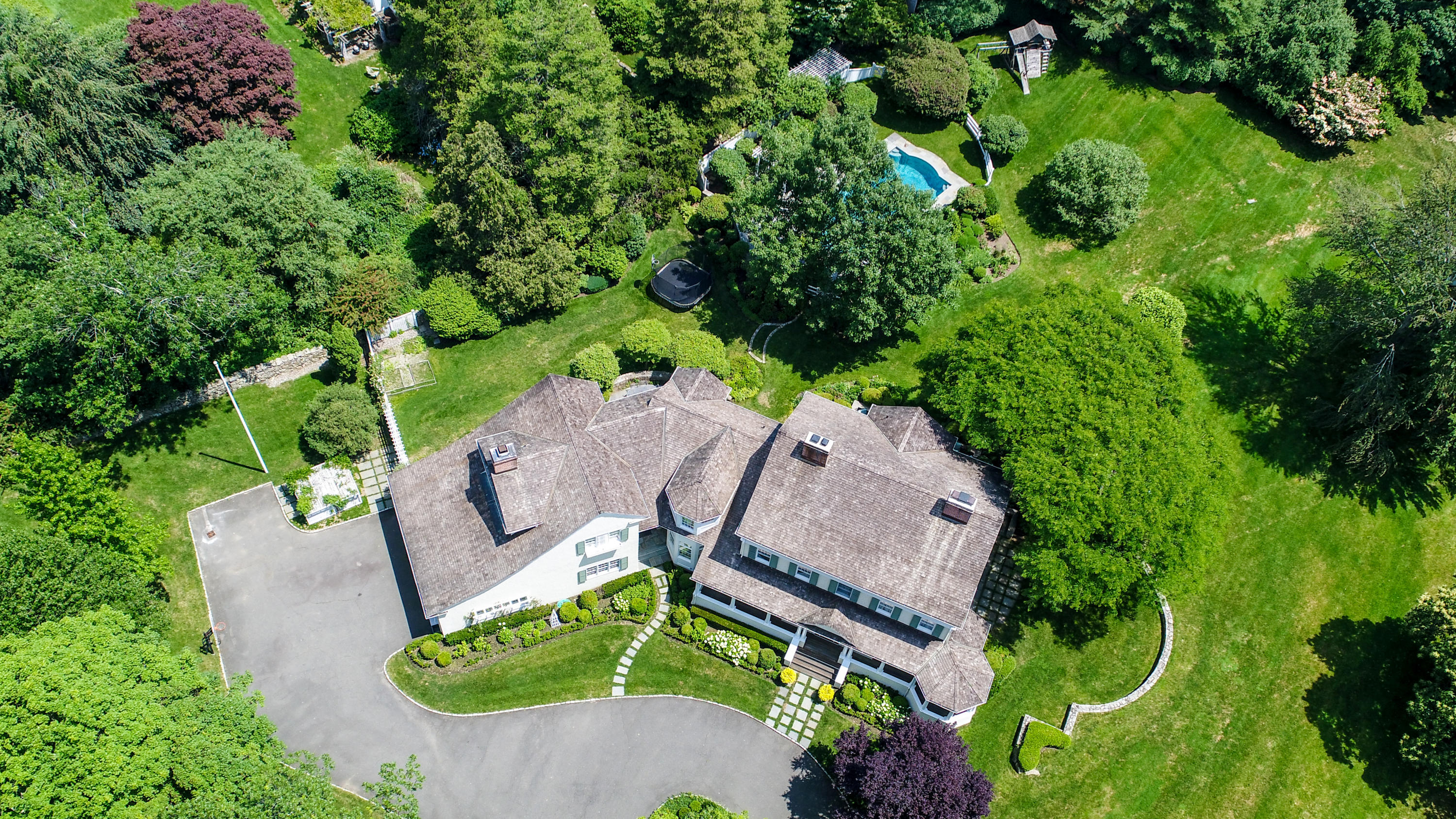 325 Rosebrook Road New Canaan, CT 06840 - Photo 2 of 26 325_Rosebook_Rd_NC_03