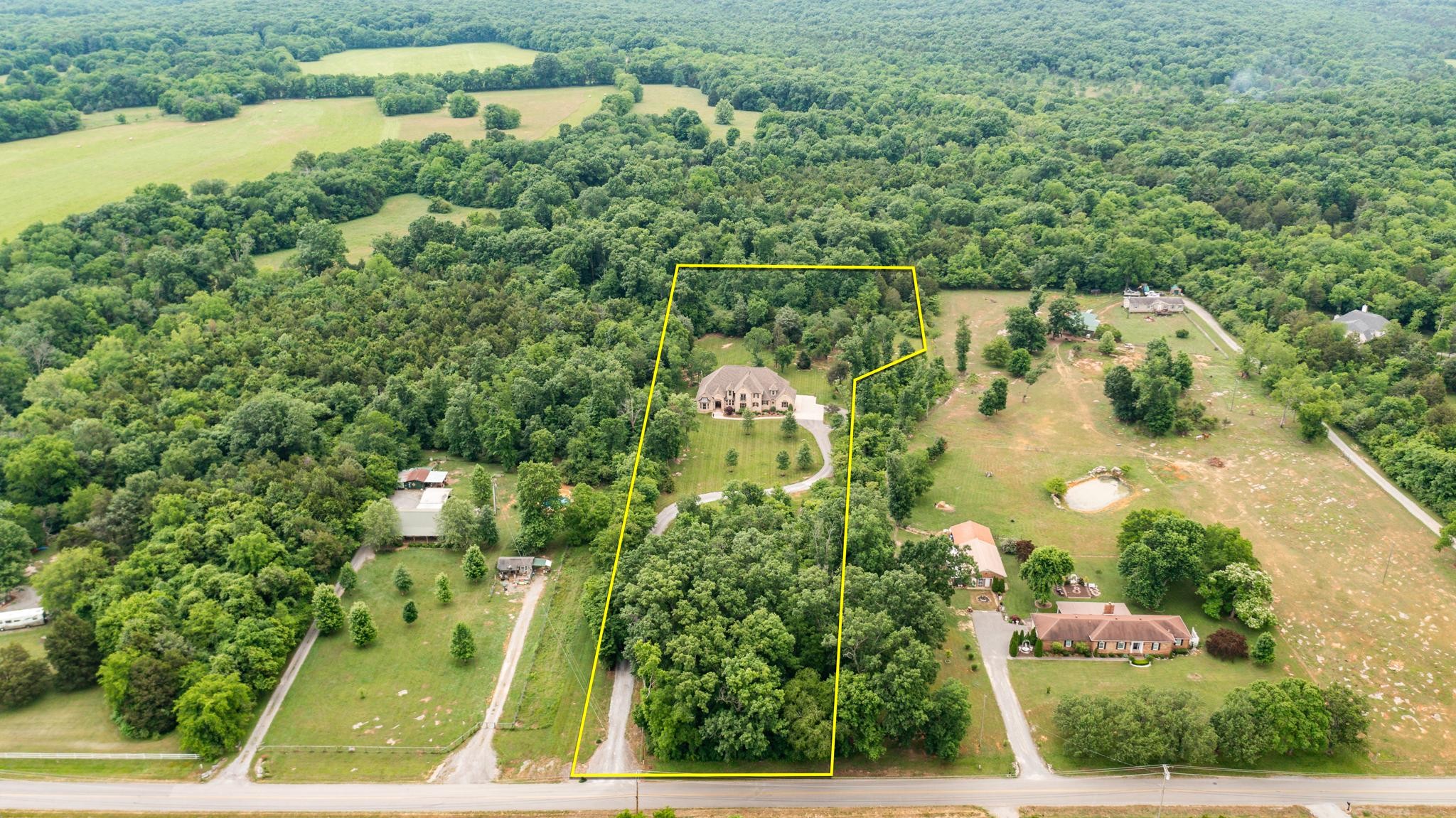 6201 Windrow Road Rockvale, TN 37153 - Photo 4 of 49 a view of a garden