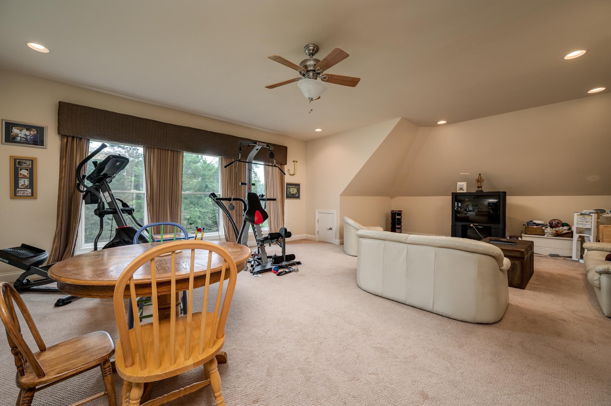6201 Windrow Road Rockvale, TN 37153 - Photo 35 of 49 a view of a living room and workspace